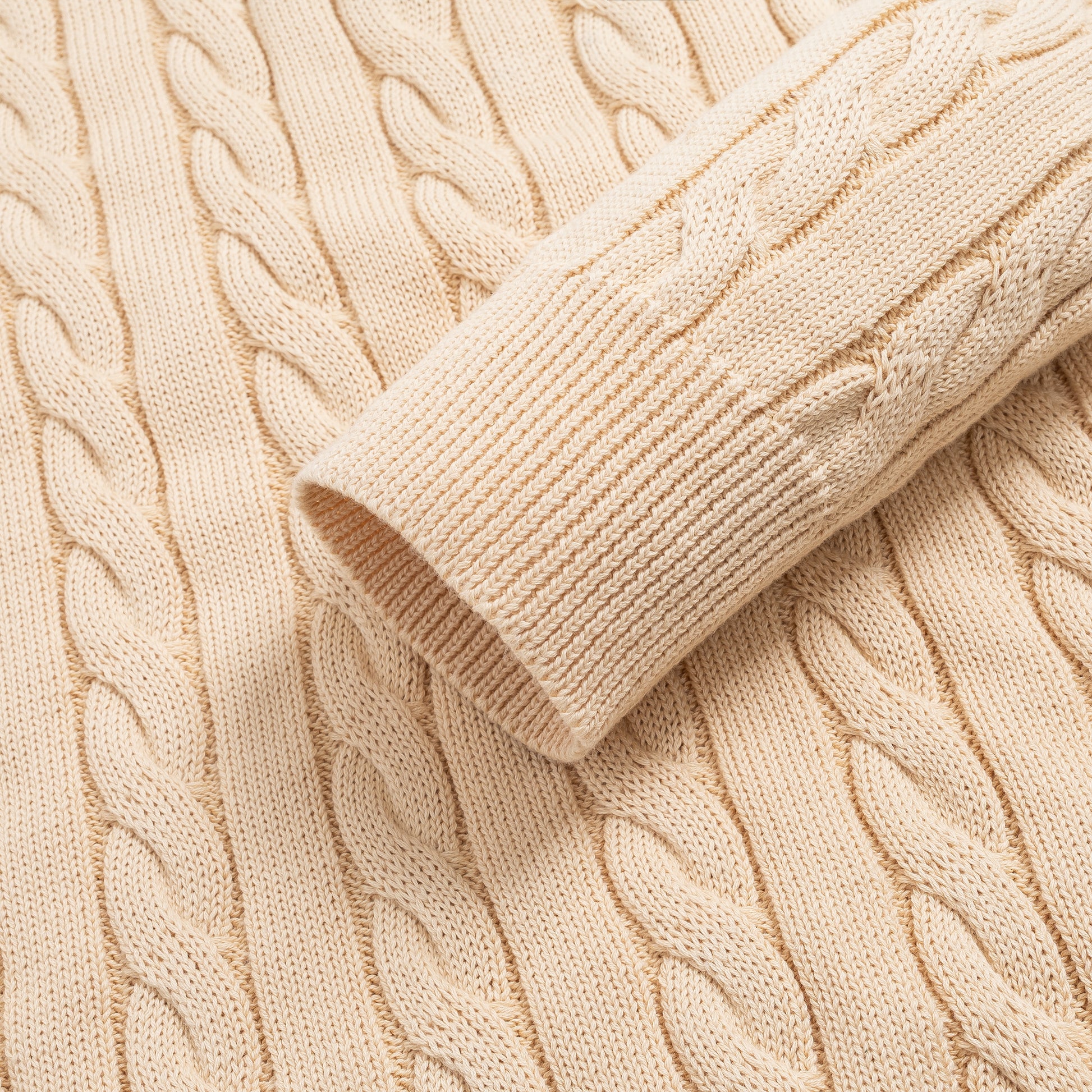 كنزة صوفية محبوكة بنمط كابل من مزيج الكشمير