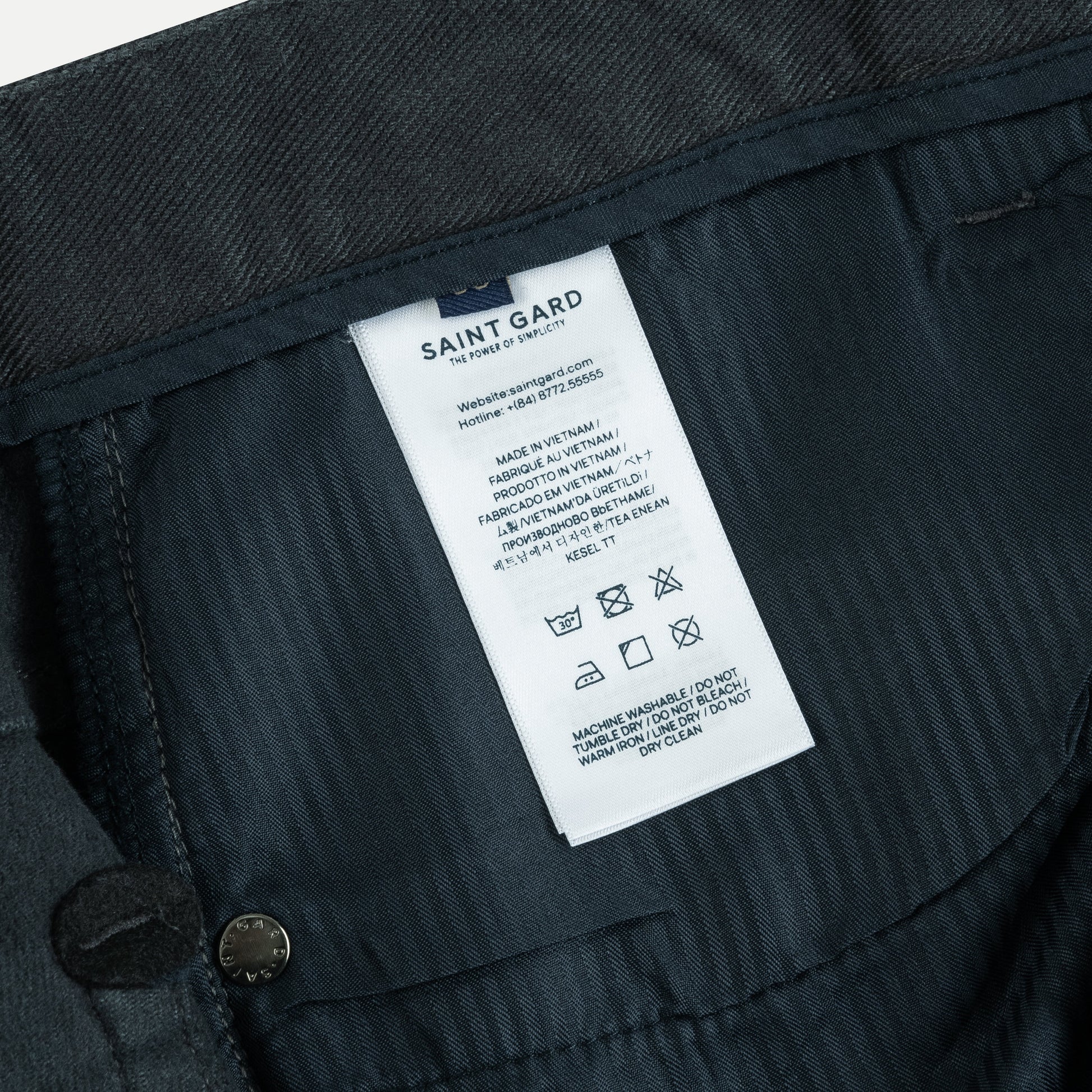 Stretch Straight-Fit Jeans